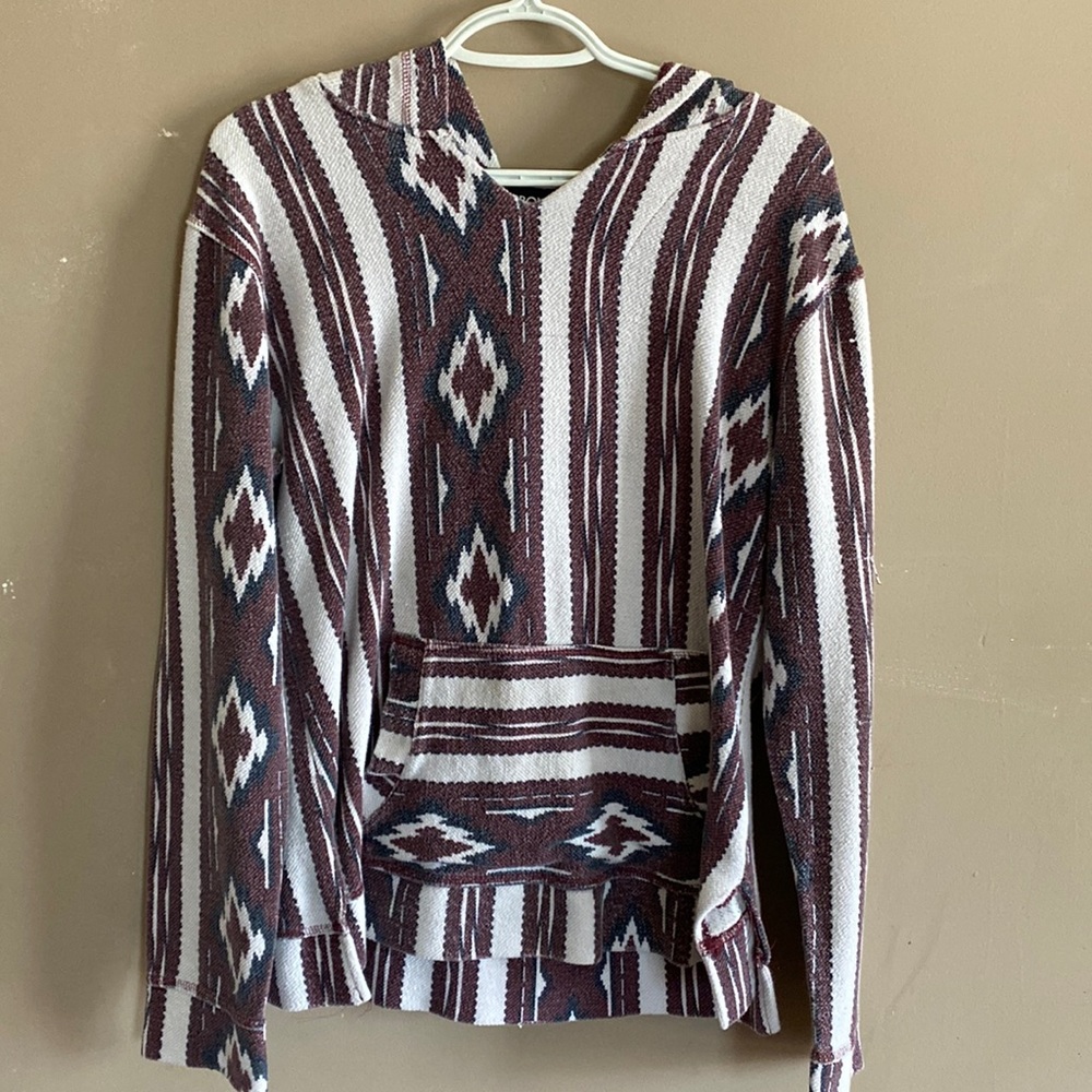 Small Drug rug with hood, v neck line